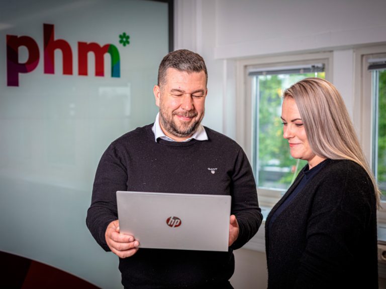 PHM Group Norway - Stort eller lokalt? Hvorfor ikke begge deler?
