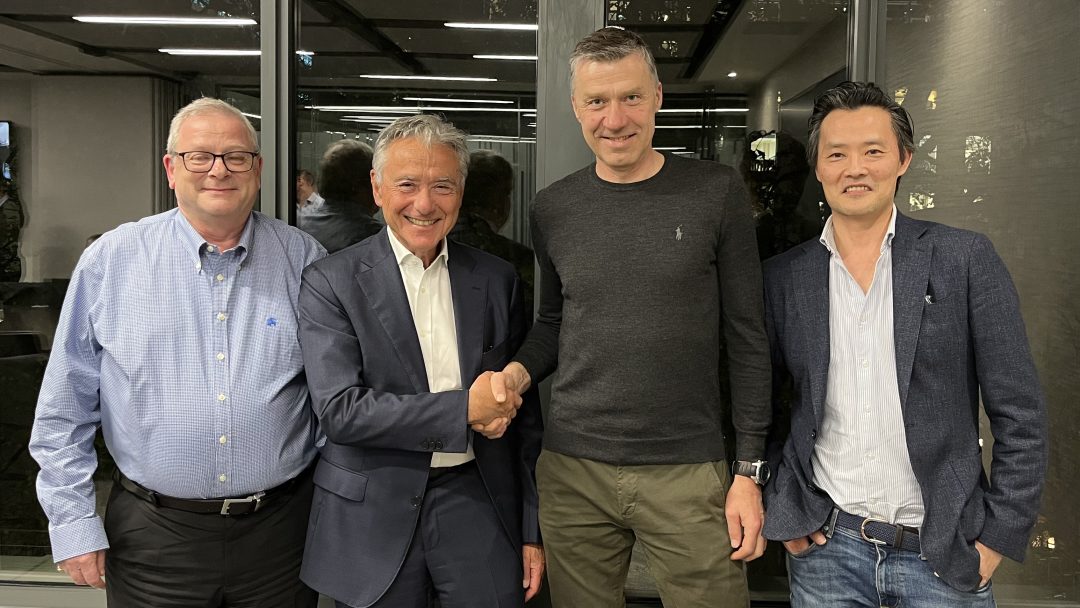 Ville Rantala, administrerende direktør i PHM Group, sammen med medgründerne av Trust Property Management Group: Benjamin Mire (til venstre), Julian Finegold og Michael Yun (til høyre).